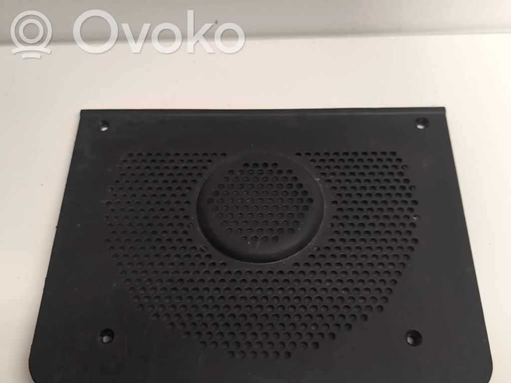 BMW 5 E60 E61 Cache enceinte centrale 