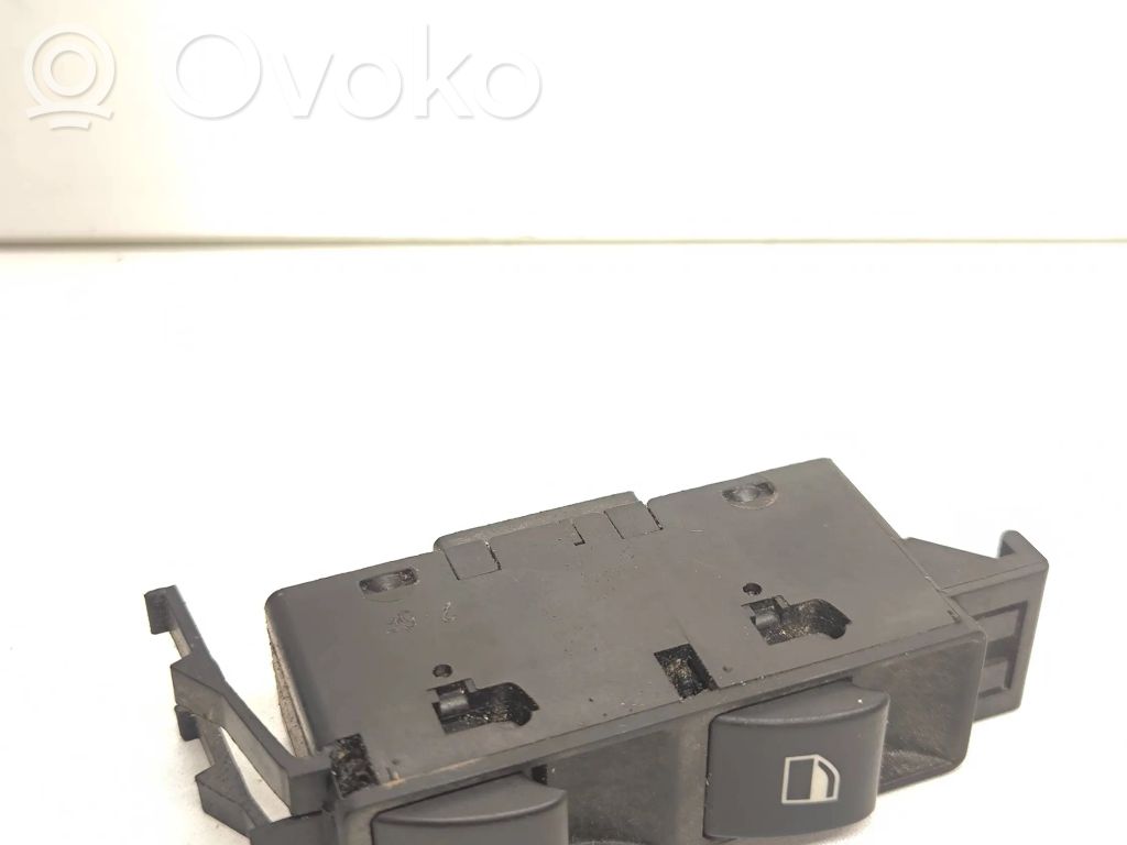 Electric window control switch   61318381514,PA66GF30,03120220