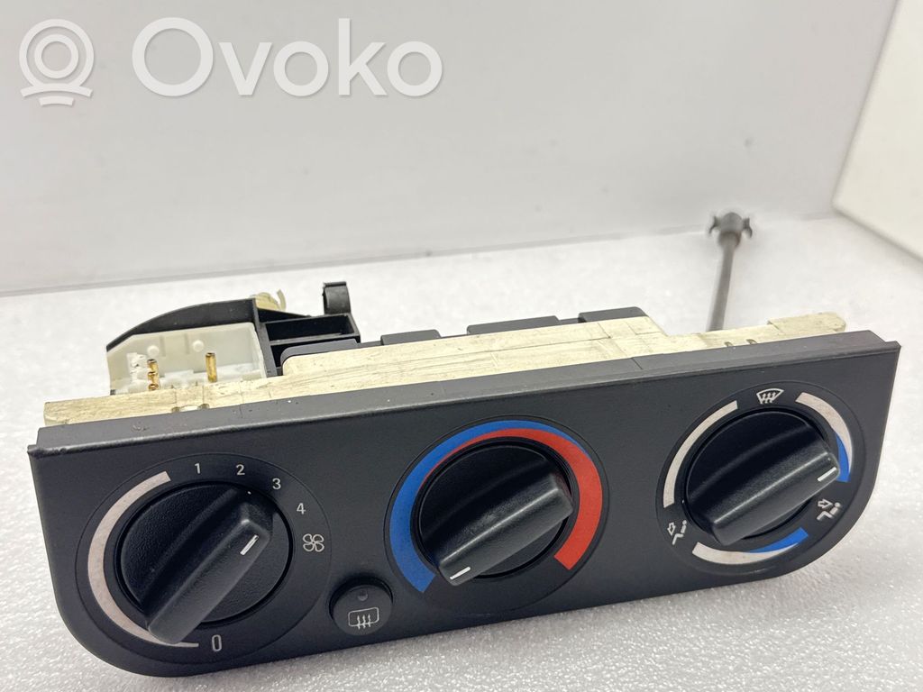 BMW 3 E36 Climate control unit 