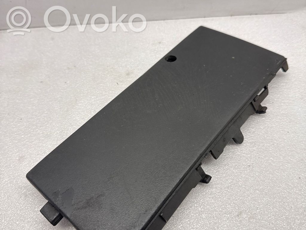 BMW 5 E34 Front tow hook cap/cover 