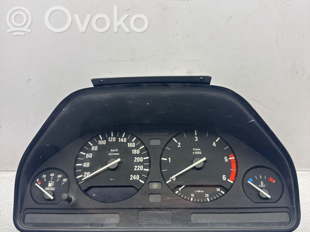 BMW 5 E34 Speedometer (instrument cluster) 
