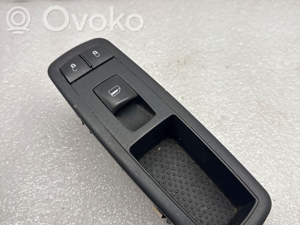 Chrysler Voyager Electric window control switch 