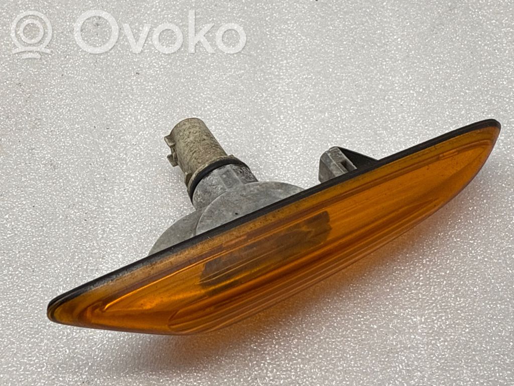 BMW 3 E46 Front fender indicator light 