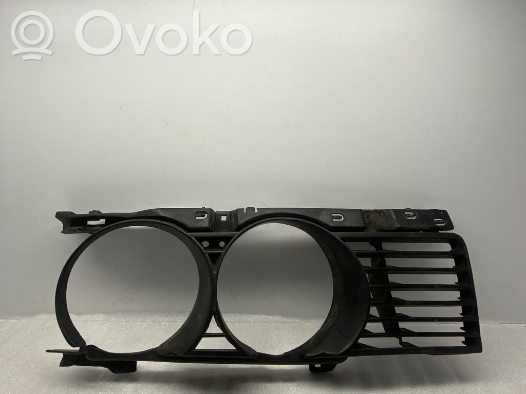 Maskownica / Grill / Atrapa górna chłodnicy   51138186441