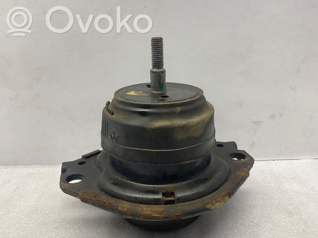 Jeep Grand Cherokee Engine mount bracket 