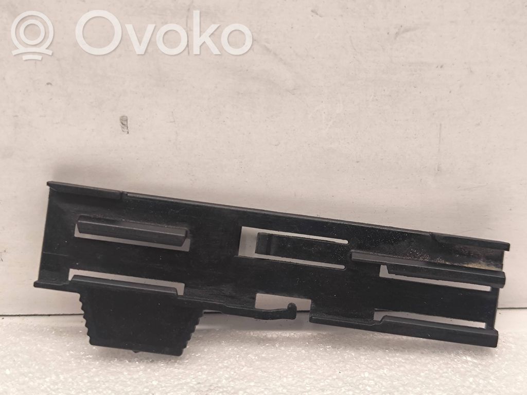 BMW 1 E81 E87 Other engine bay part 