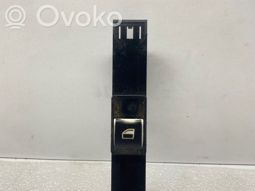 Electric window control switch   61318381511,03120320