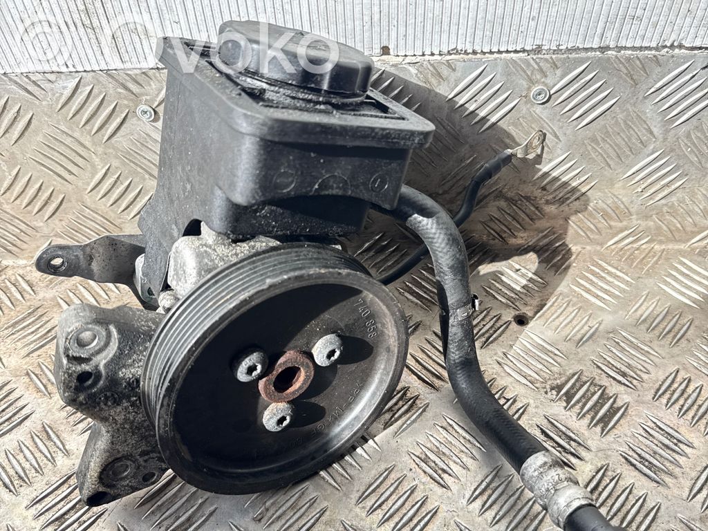 BMW X3 E83 Power steering pump 