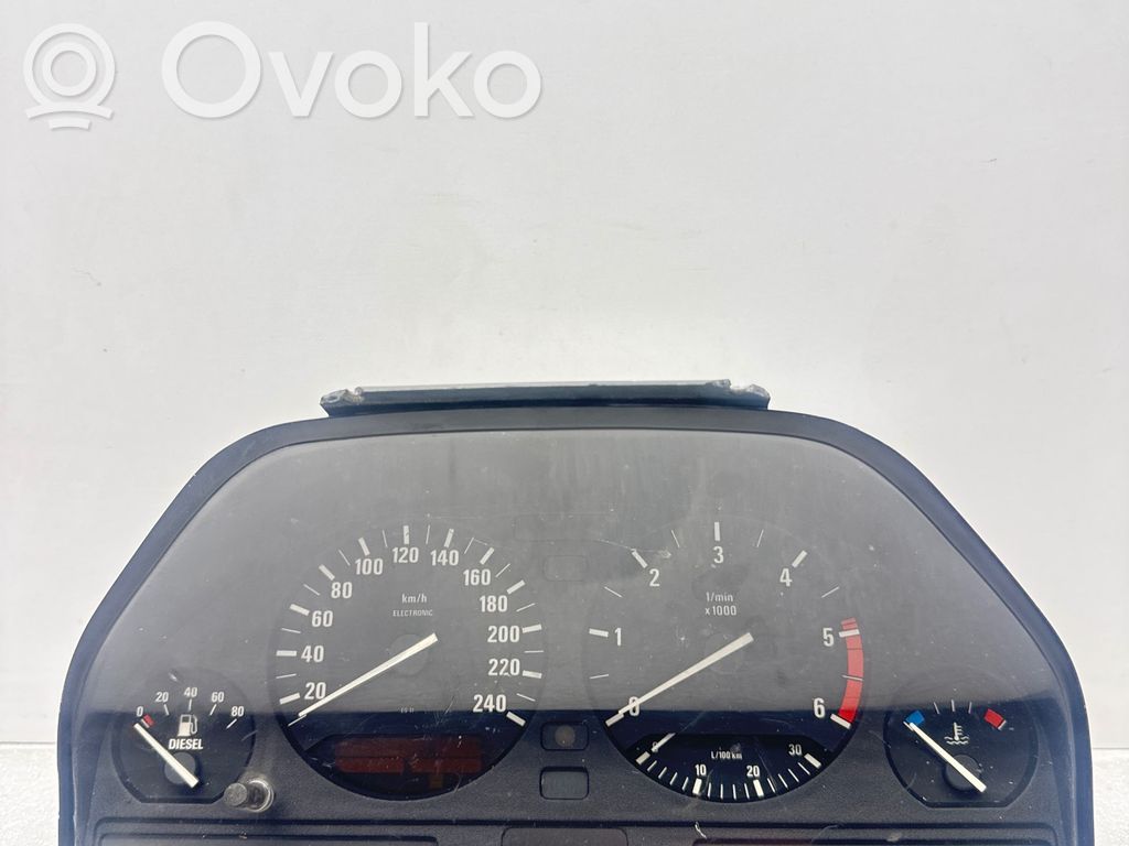 BMW 5 E34 Spidometrs (instrumentu panelī) 