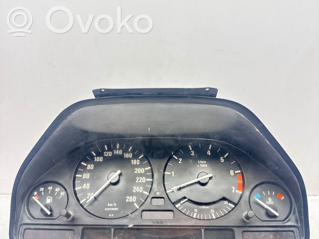 BMW 7 E32 Speedometer (instrument cluster) 