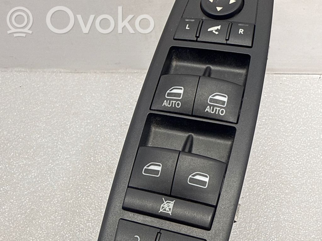 Jeep Cherokee Electric window control switch 