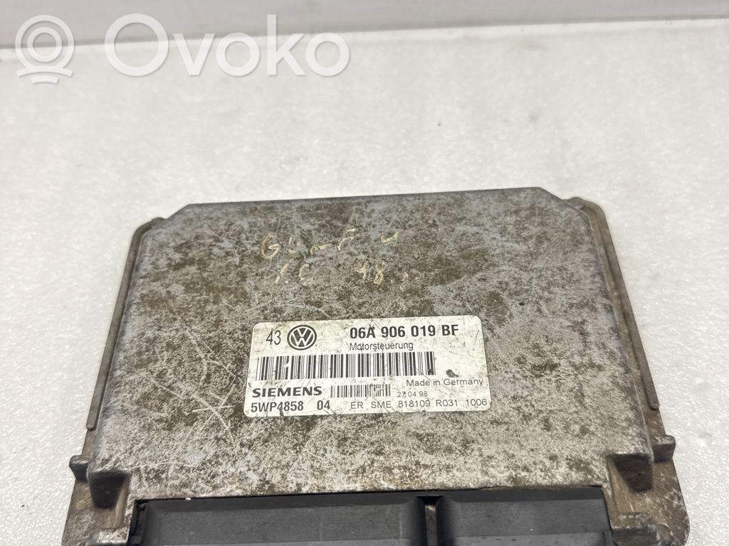 Volkswagen Golf IV Engine control unit/module 