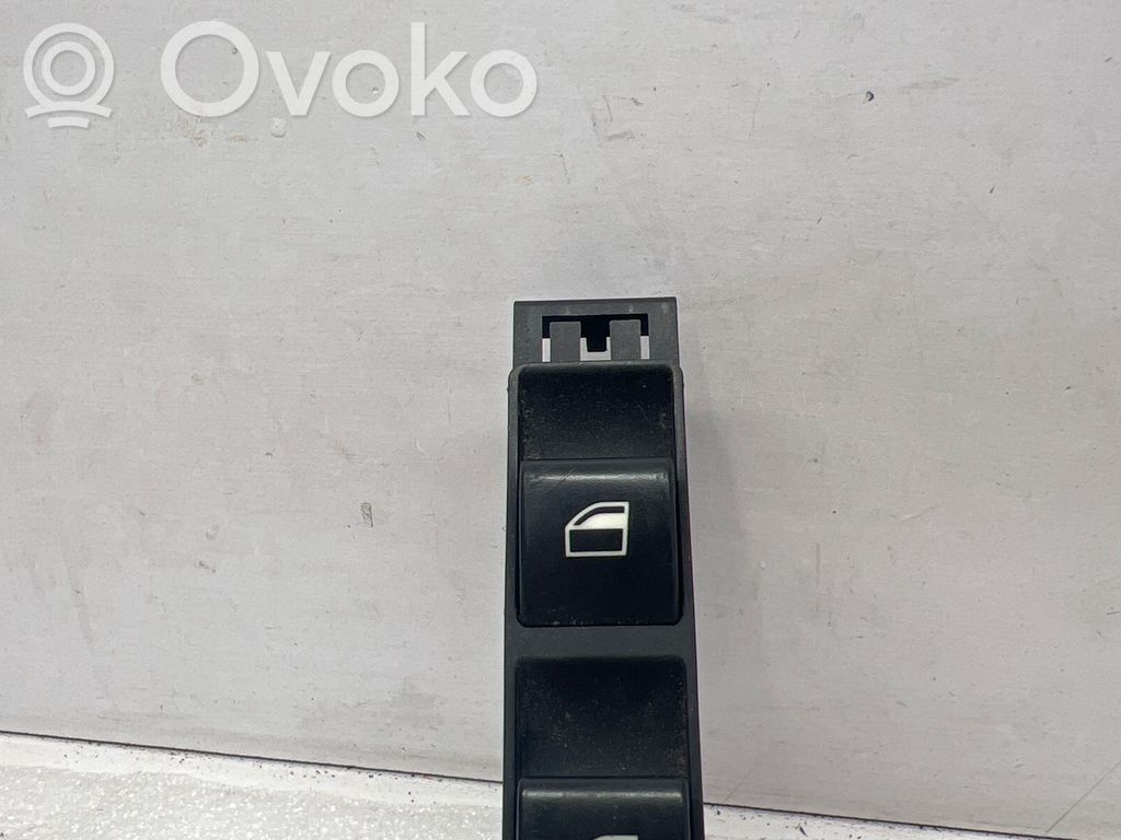 Electric window control switch   61318381514,03120220