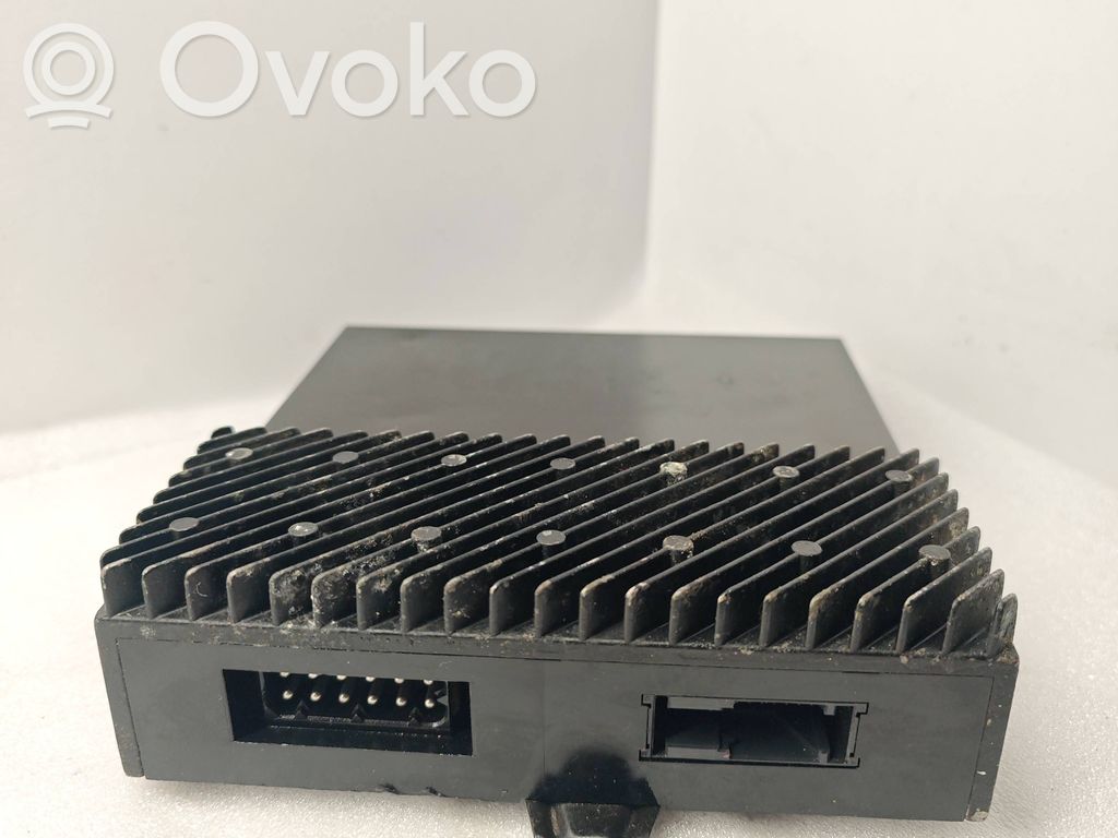 BMW 7 E38 Sound amplifier 