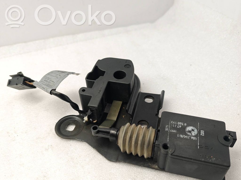 BMW 5 E39 Tailgate window lock/catch/latch 
