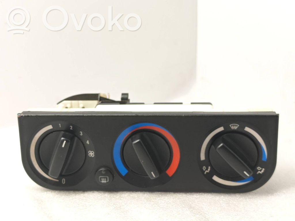 BMW 3 E36 Climate control unit 