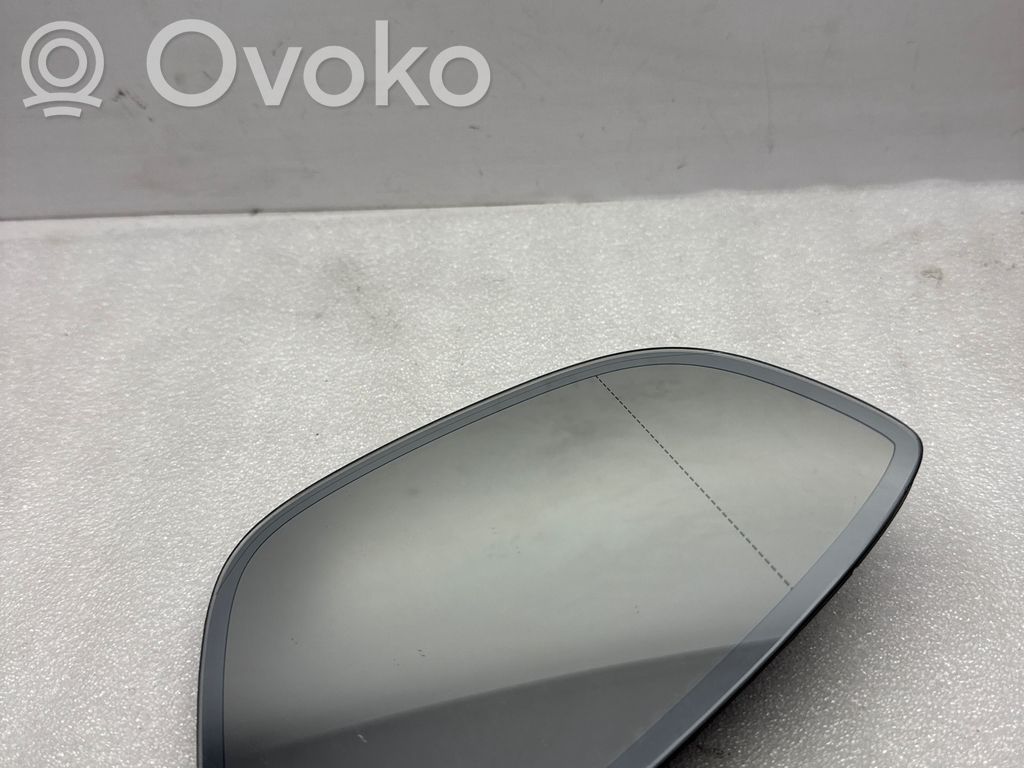 Volkswagen PASSAT B7 Wing mirror glass 