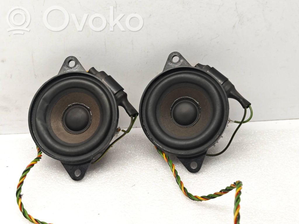 Altavoz del panel   8379375,2494126,4913430810,2494129