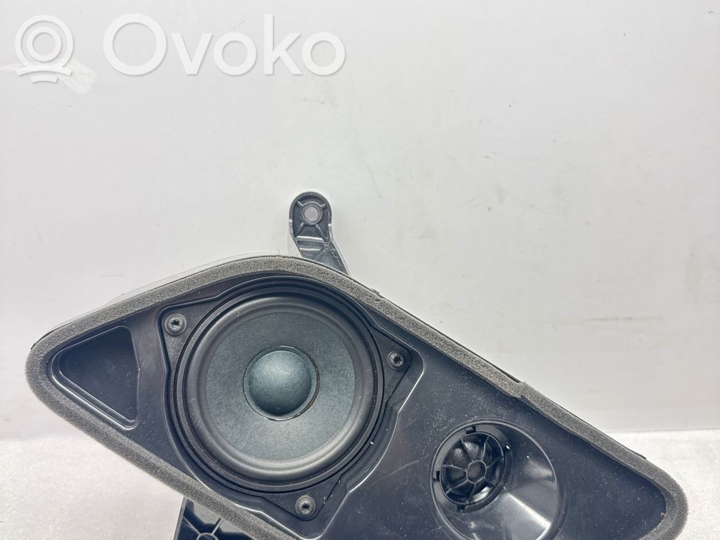 BMW X5 G05 Subwoofer 