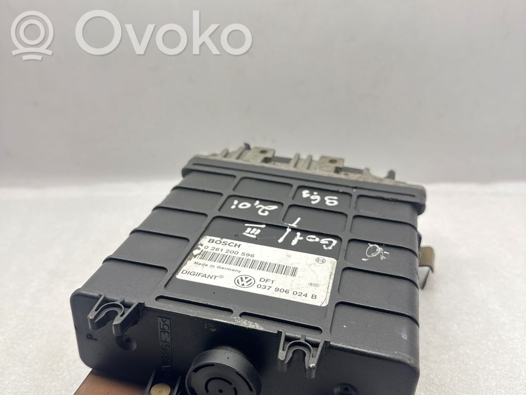 Volkswagen Golf III Engine control unit/module 