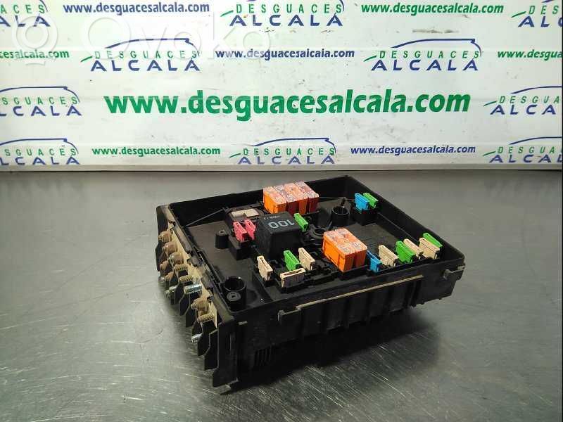 Unidad de control/módulo del motor   D000002