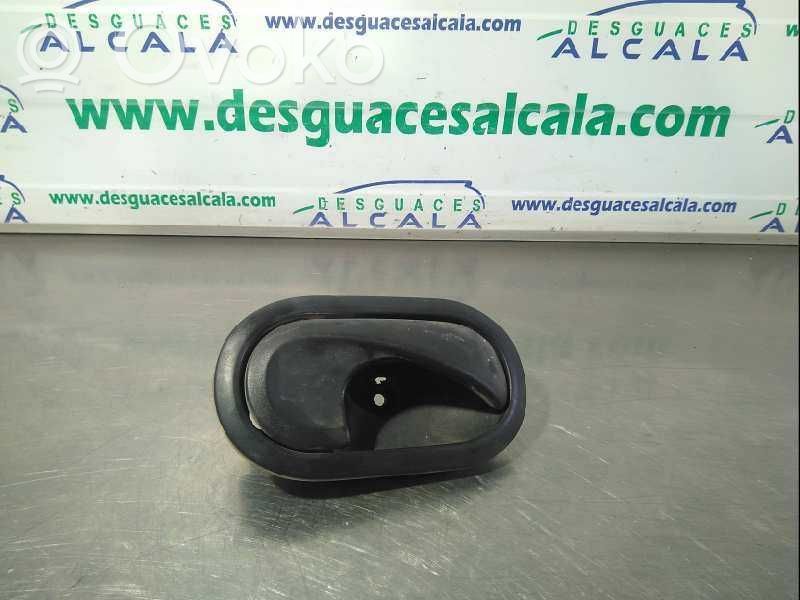 Manecilla interna puerta delantera