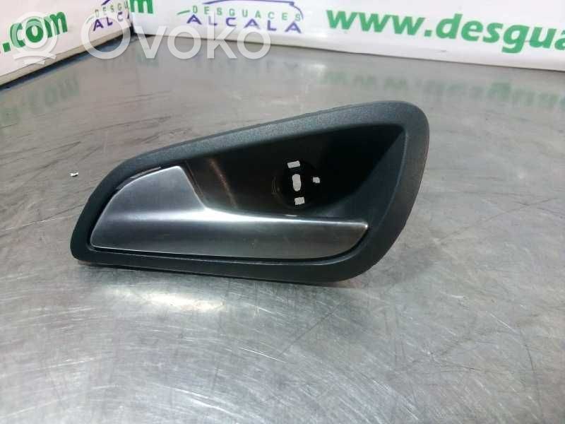 Manecilla interna puerta trasera