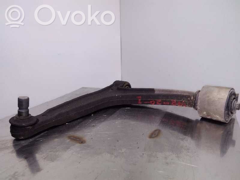 Brazo de suspensión delantero