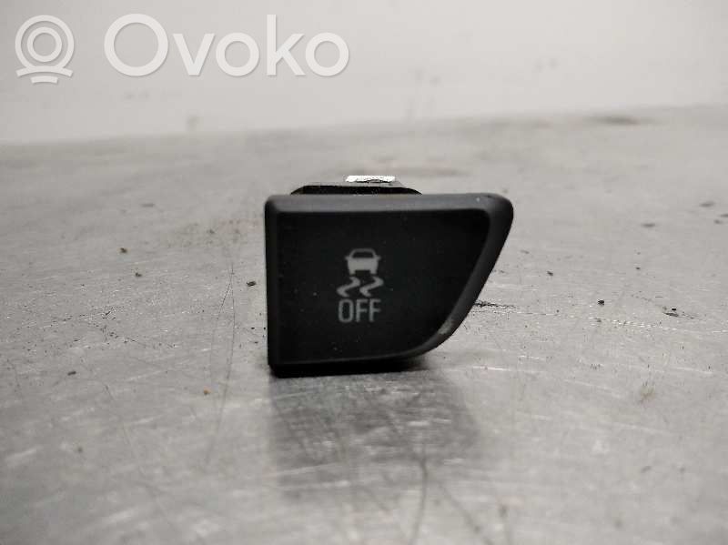 Opel Mokka X Windscreen/window heater switch 
