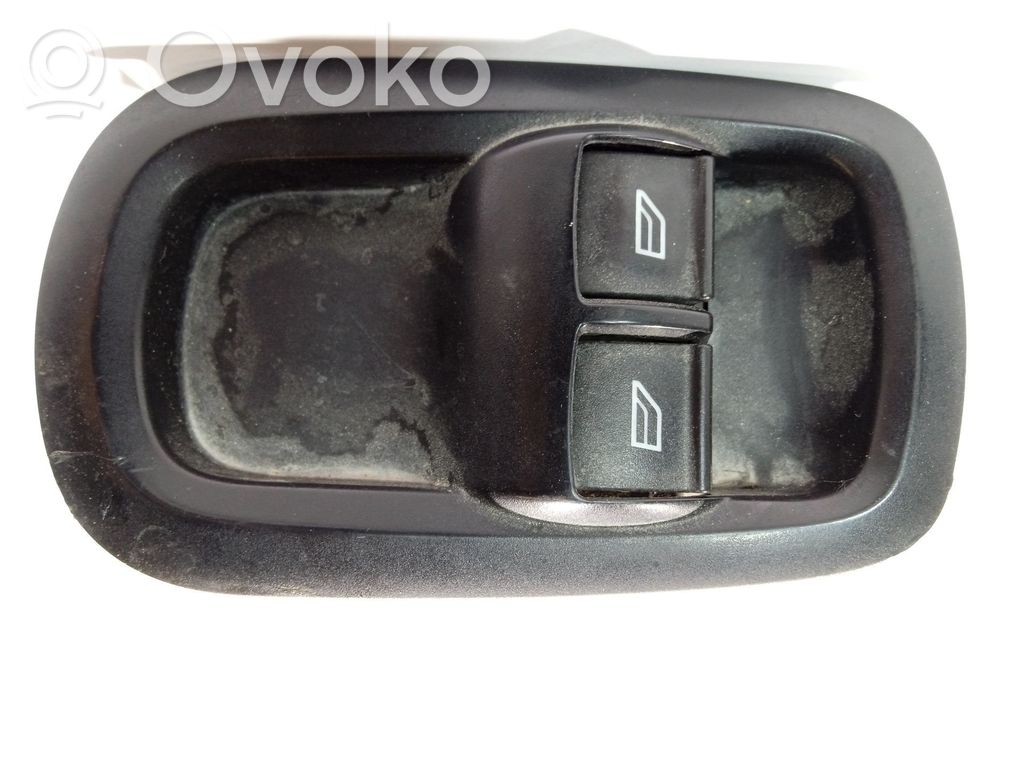 Electric window control switch   BK2T14A132AC
