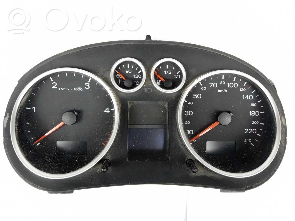 Audi A2 Geschwindigkeitsmesser Cockpit 