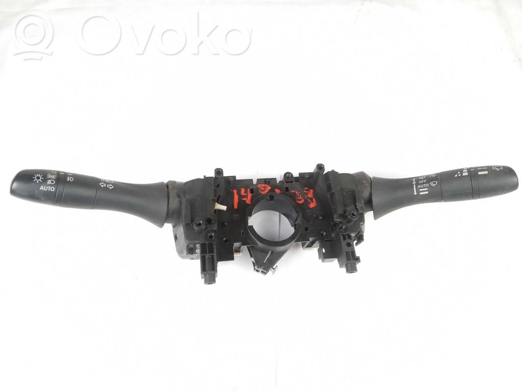 Nissan Qashqai Interruttore/pulsante di controllo multifunzione