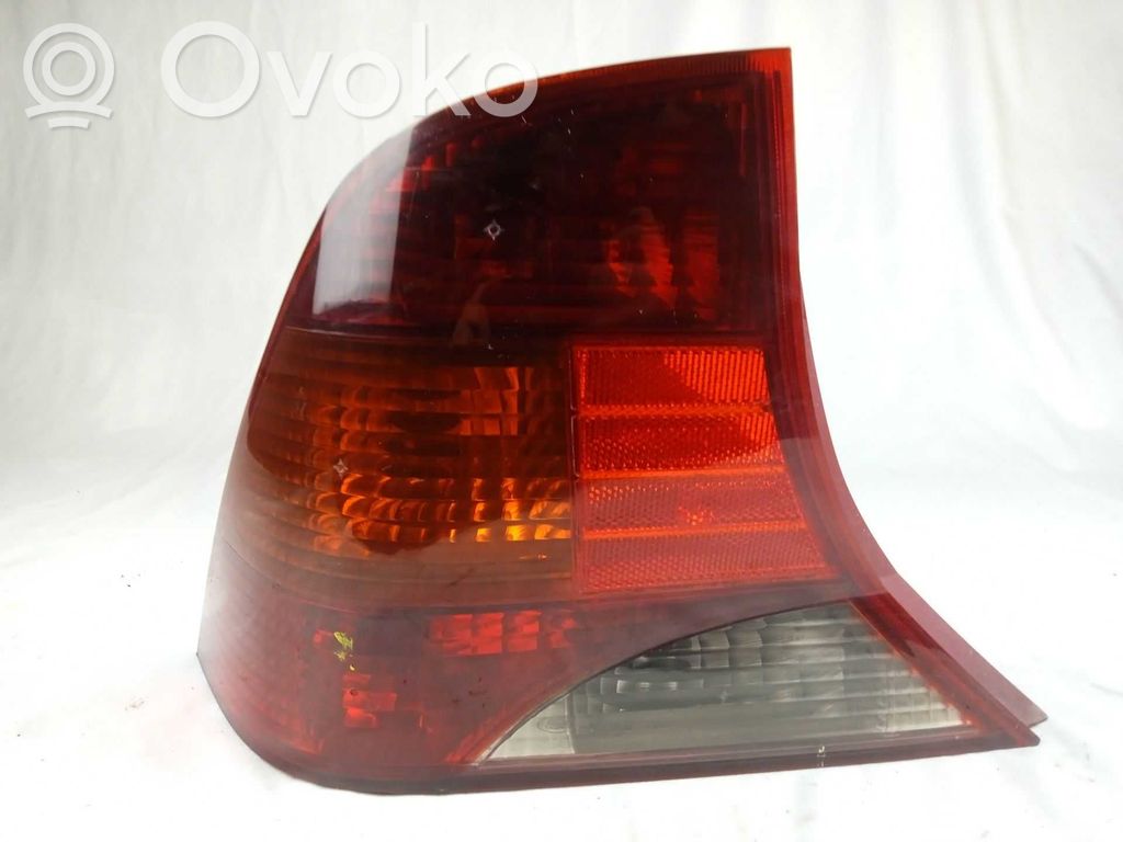 Ford Focus Luz trasera/de freno 