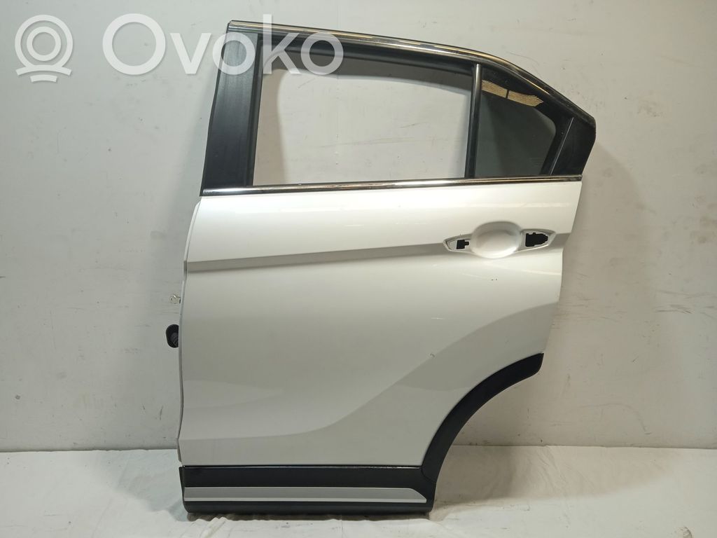 Rear door   5730B605