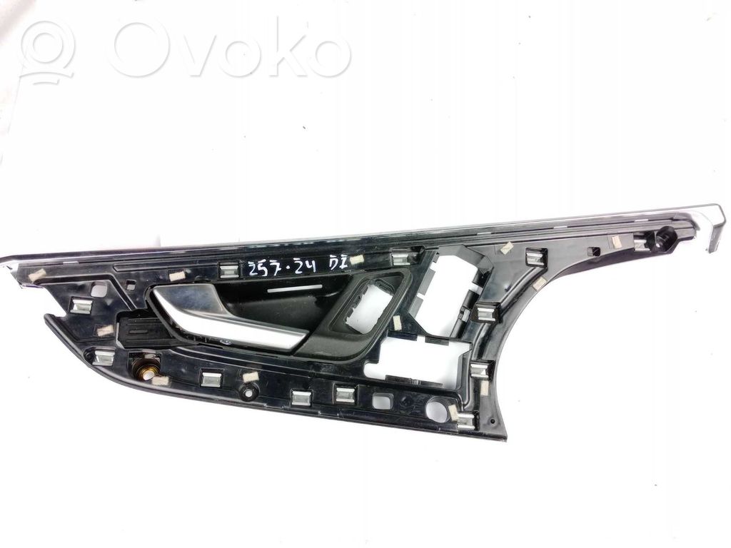 Manecilla interna puerta delantera   4M0837019C