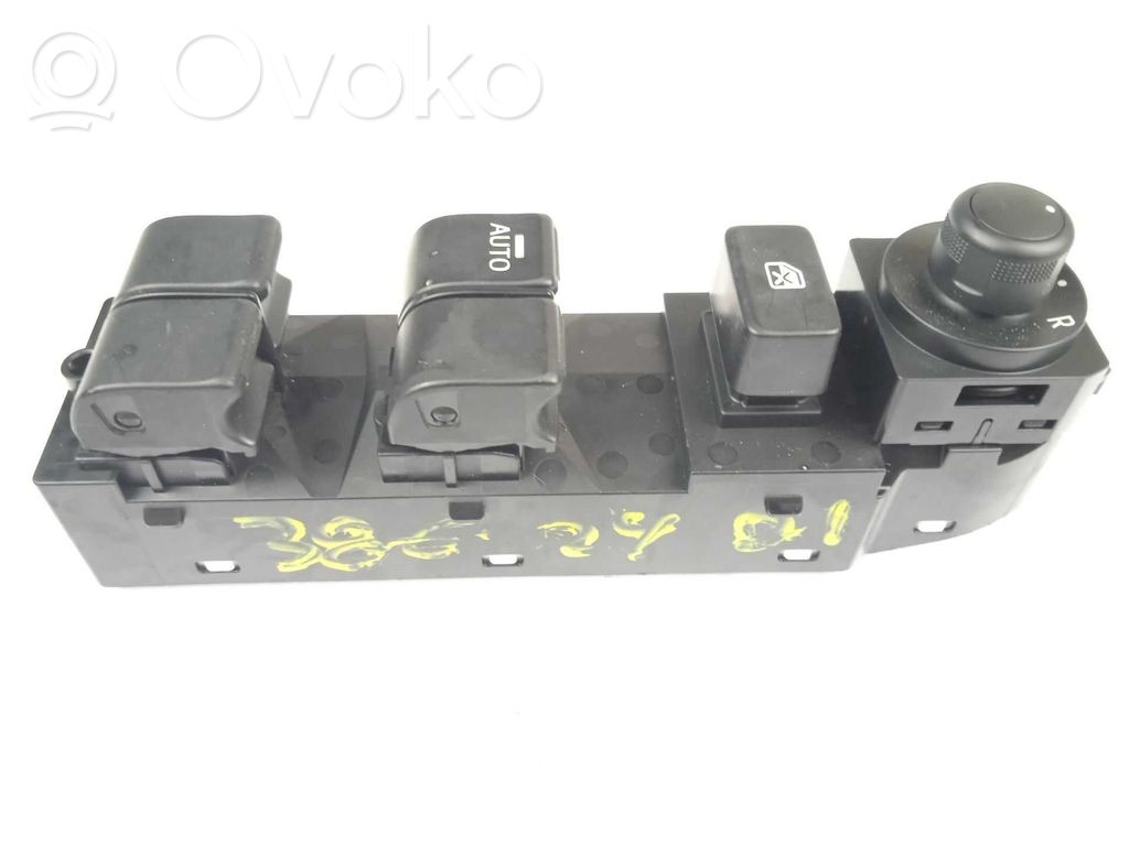 Interruptor del elevalunas eléctrico   DG3T66350