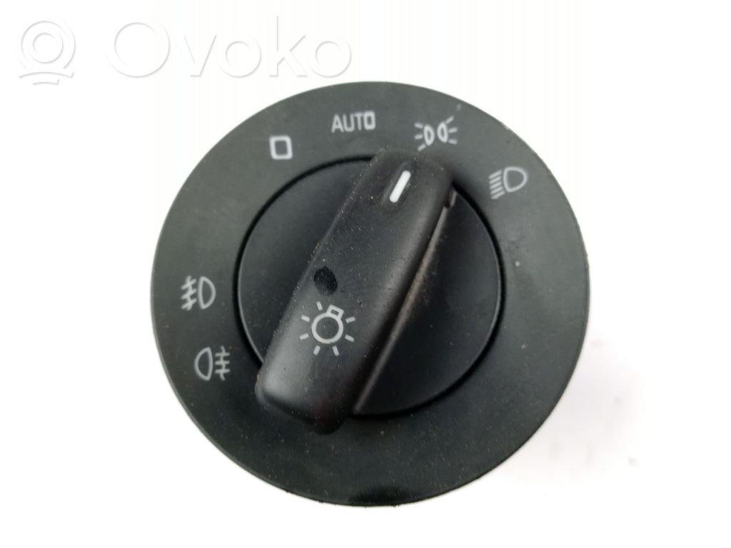 Interruptor de control del panel de luces   5L0941431E