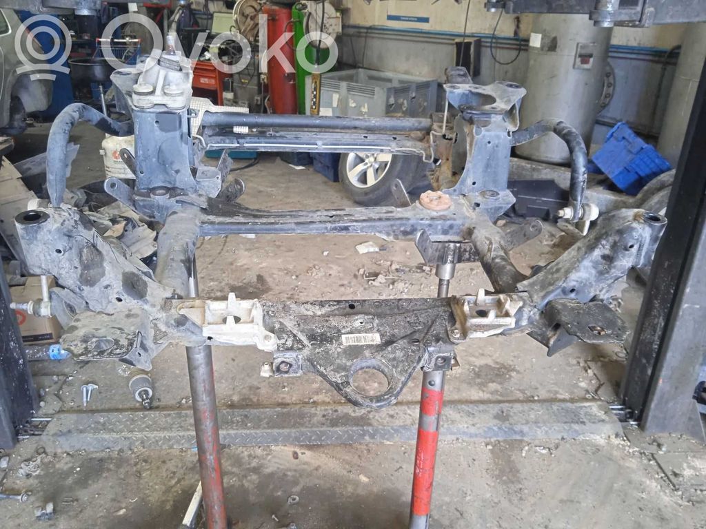 Achsträger vorne   LR148210,L8B25C145BD