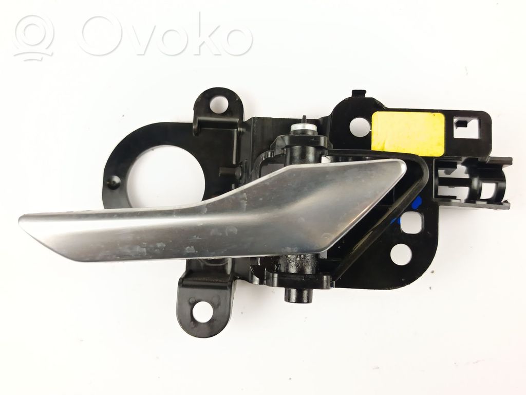 Manecilla interna puerta delantera   J9C322600AG