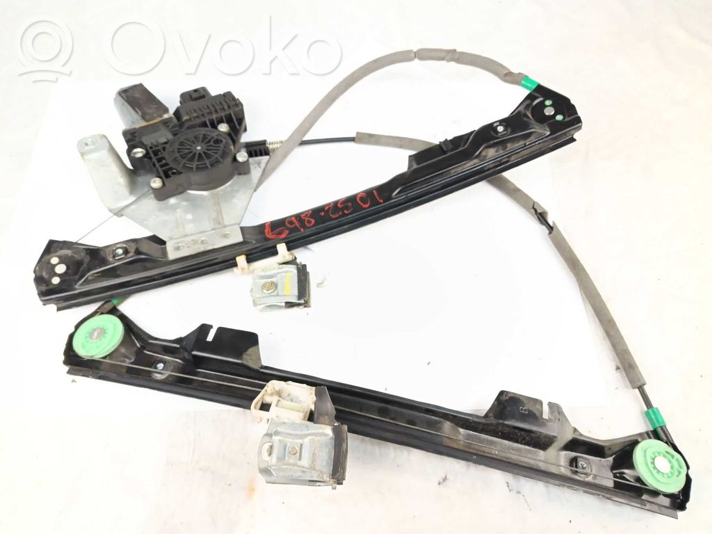 Regulador manual de la ventanilla delantera   C2S25058