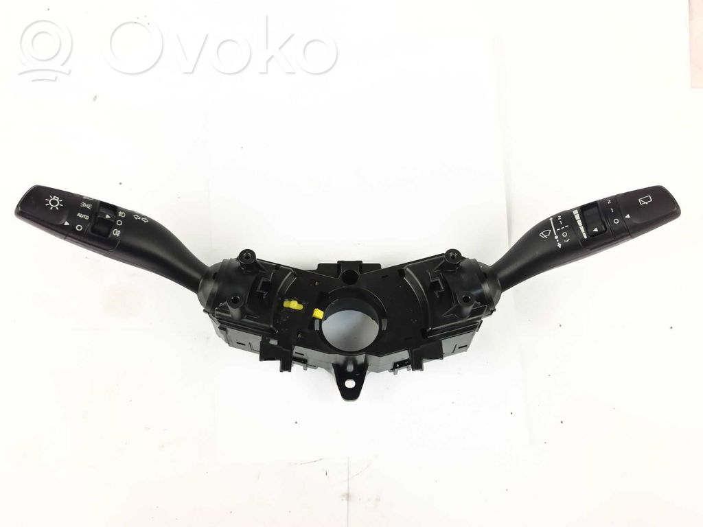 KIA Xceed Interruptor de control multifunción 