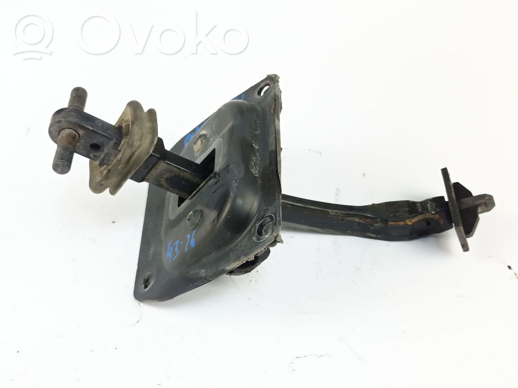 Peugeot Expert Etuoven pidätin