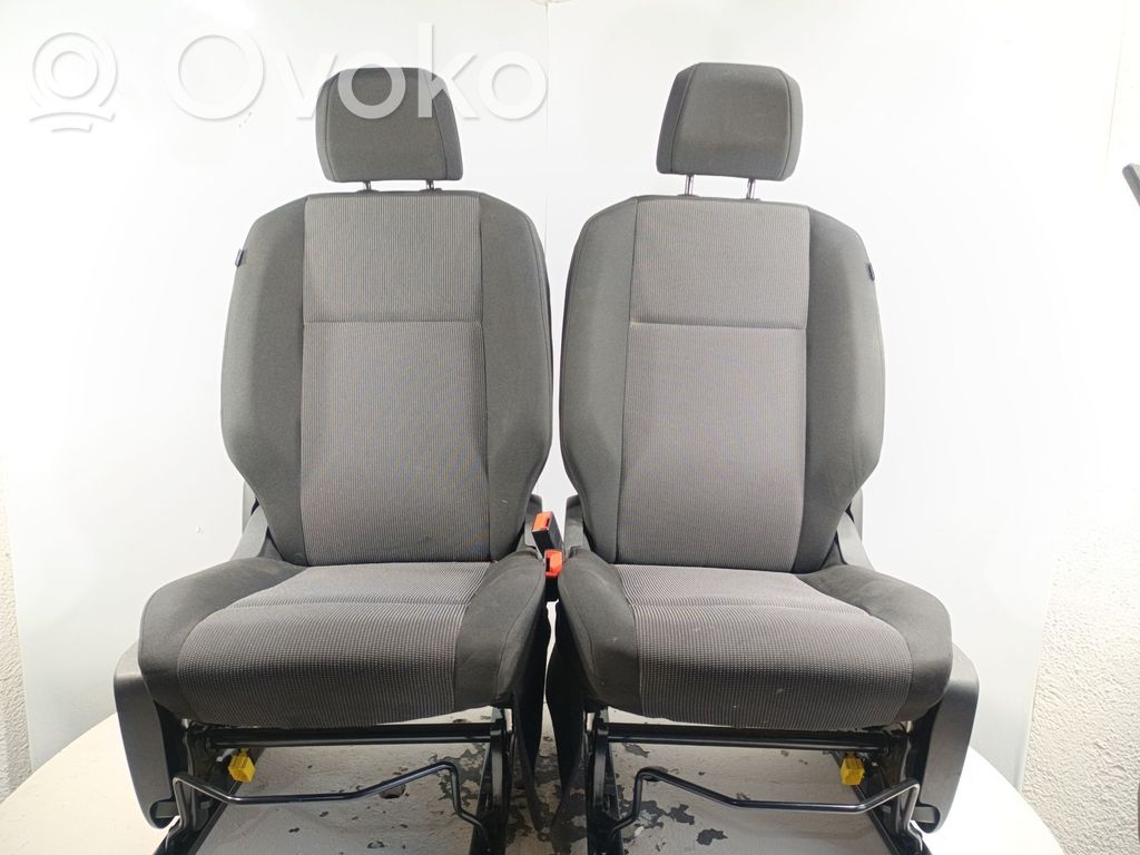 Fiat Doblo III Etumatkustajan istuin 