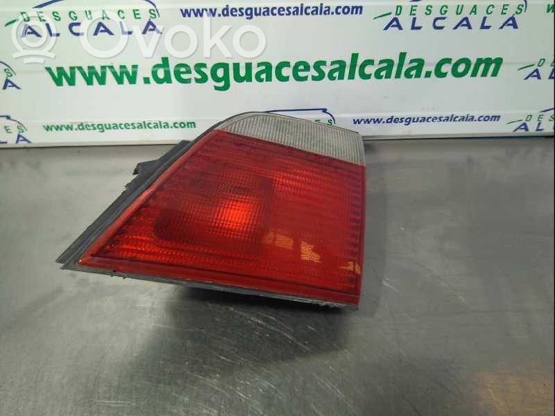Nissan Primera Lampă spate în caroserie 