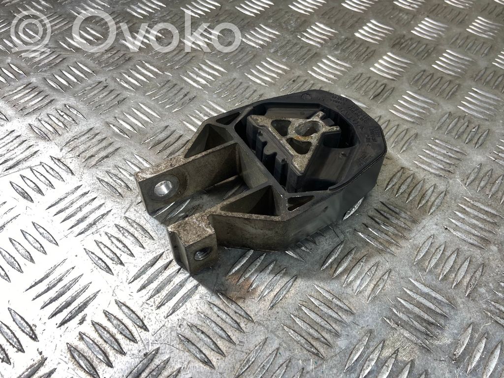 Engine mount bracket   31330017,31359891,31330017