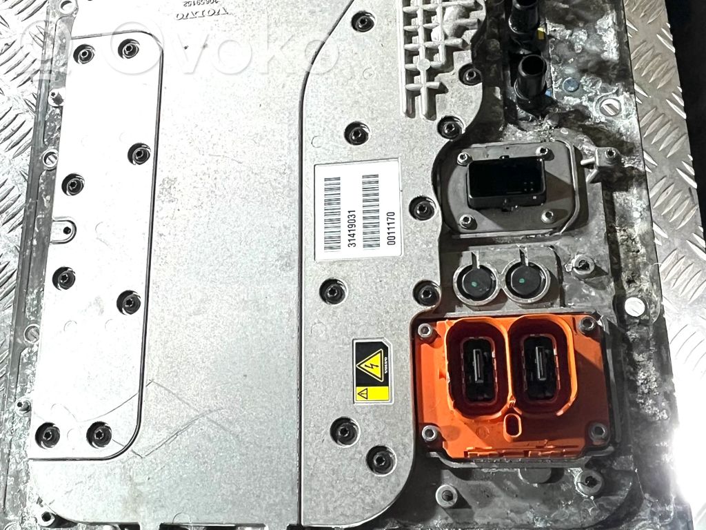 Volvo V60 Jännitteenmuunnin/vaihtosuuntaaja 