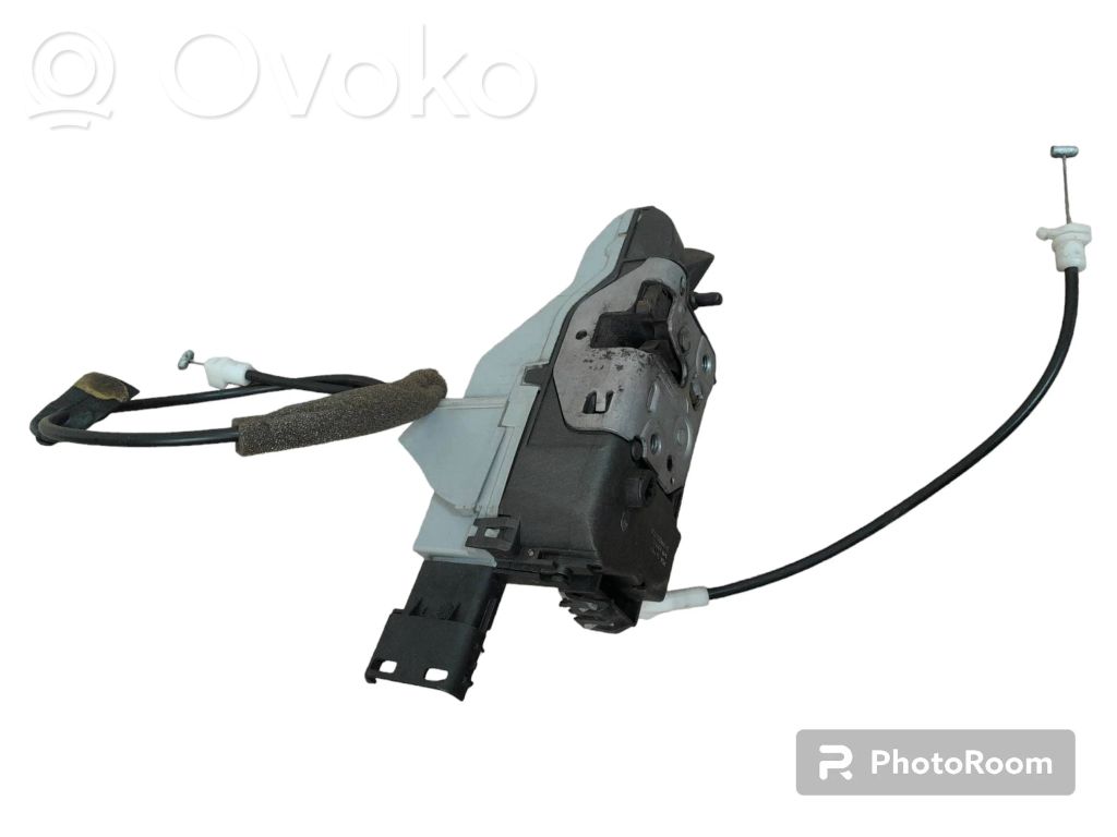 Peugeot 308 Front door lock 