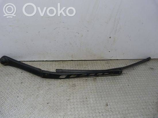 BMW 5 E60 E61 Priekšējā loga tīrītāja kājiņa 