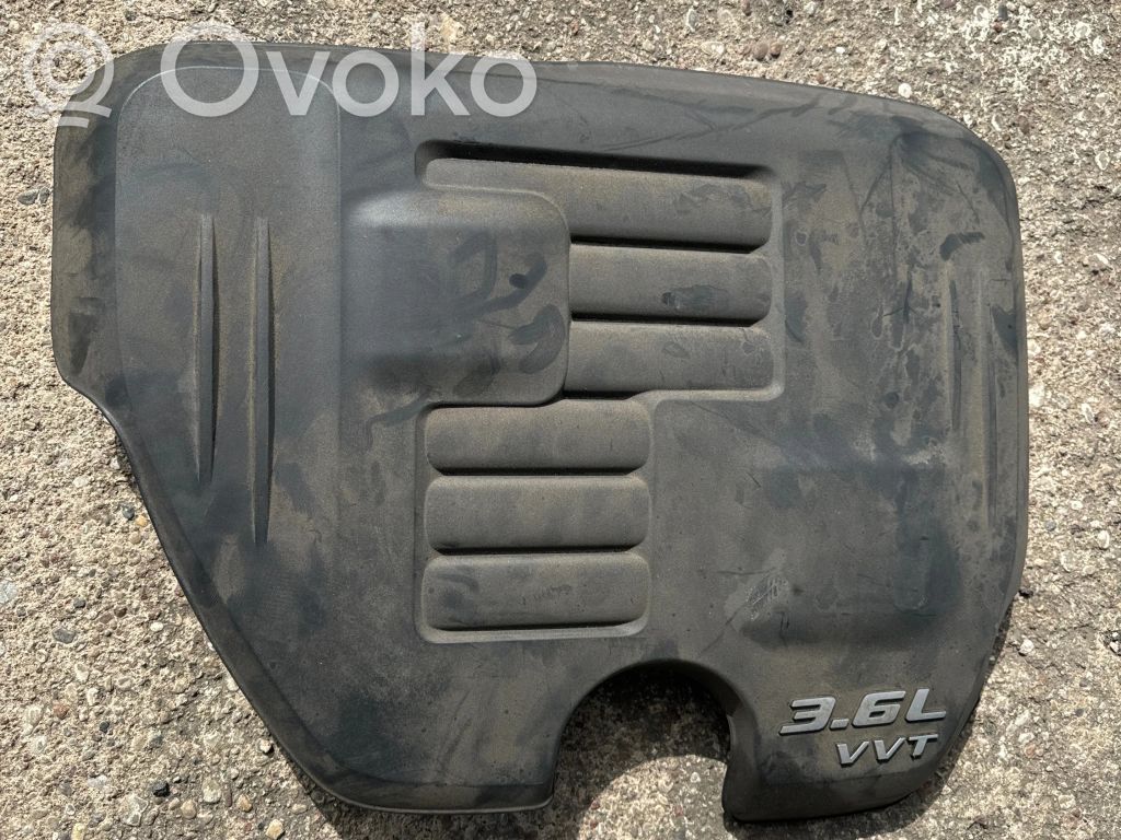 Dodge Challenger Engine cover (trim) 