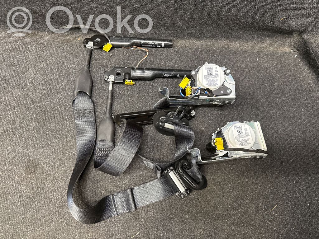 Ford Explorer VI Front seatbelt 